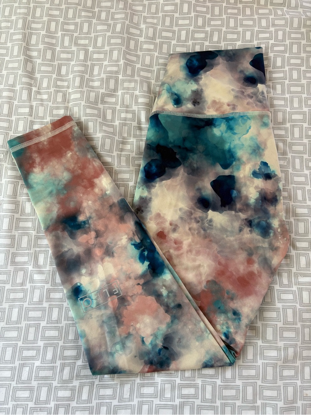 Fleo Women's Multicolor Cloud Print Leggings - Teal, Coral, Navy